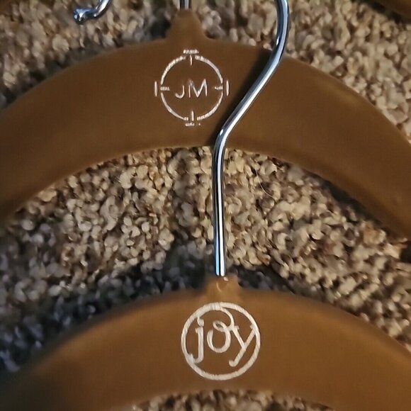 6 Closet Hangers JM Joy Mangano HSN Tan Non Slip Flocked - Picture 2 of 4
